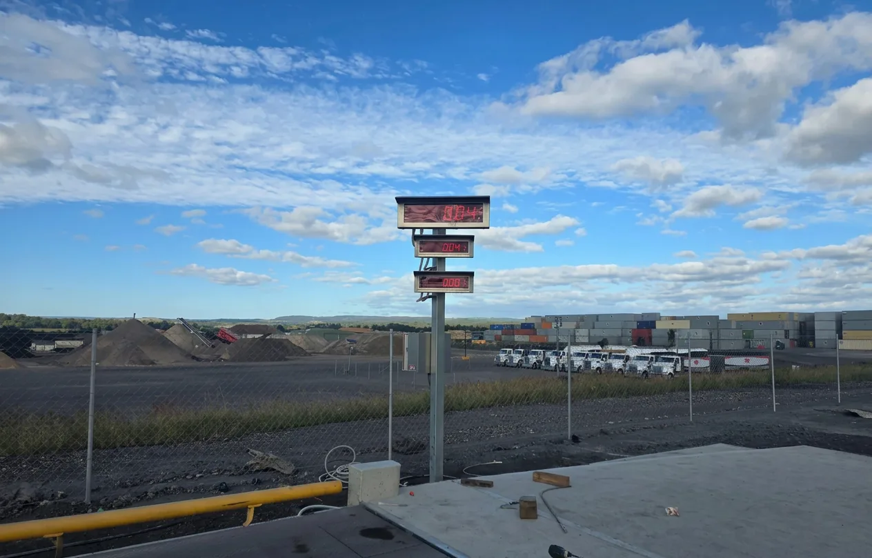 Remote weight indicator mast displaying live weights during commissioning